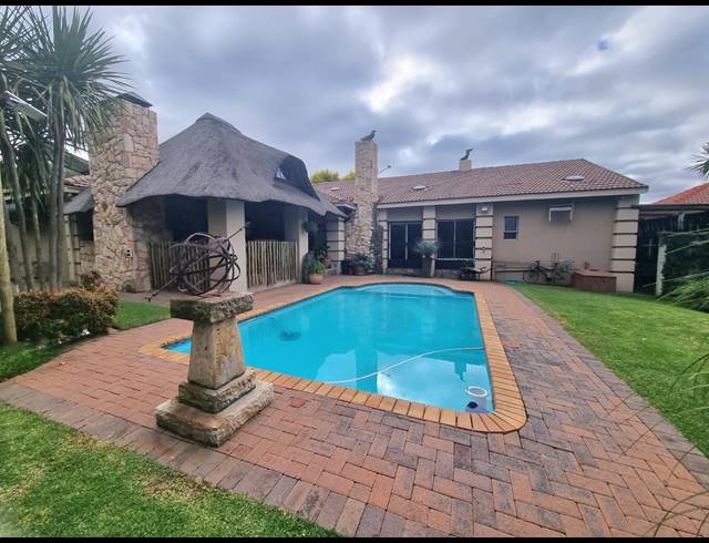 3 BEDROOM HOUSE FOR SALE IN VANDERBIJLPARK SE 4
